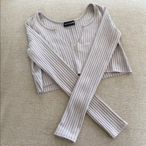 Pretty little thing long sleeve crop top